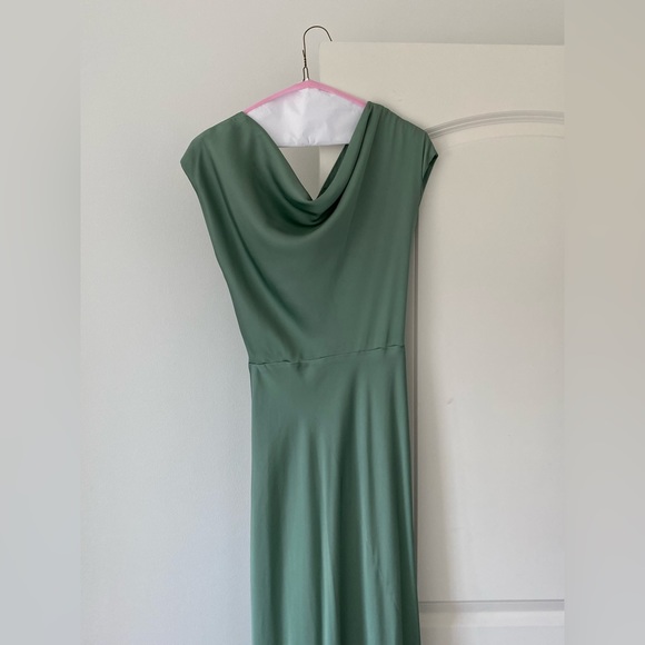 BEAUTIFUL SAGE GREEN BRIDESMAID DRESS - Picture 2 of 12